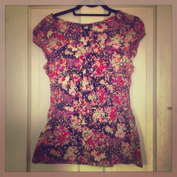 ✨⭐Weekend steal⭐✨floral cotton with collar & bow - Picture 1 of 4