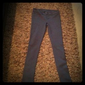Woman's skinny legging pants