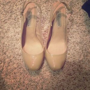 Beige Steve Madden sling back pumps (Staciee)