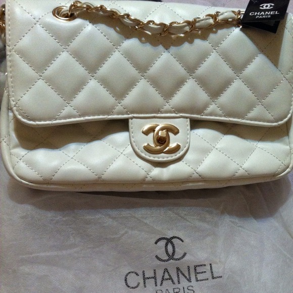😡SOLD😡Quilted lambskin Bag