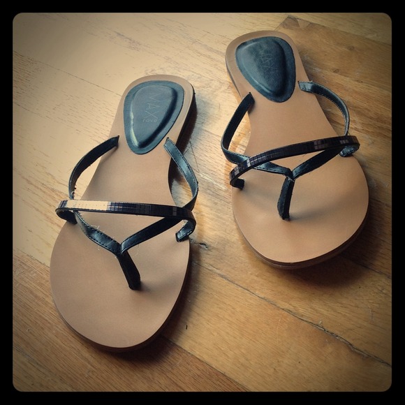 Black leather strappy sandal