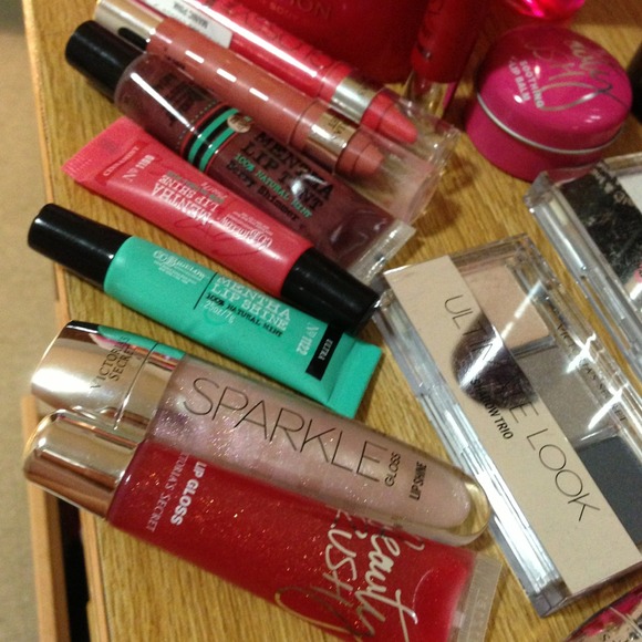 Vs items - Picture 2 of 4