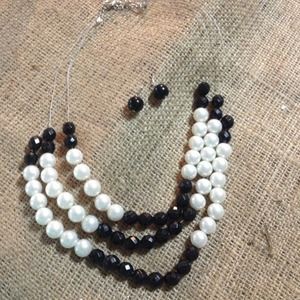 Black & White Beaded Necklace & Earrings