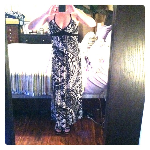 Black and White maxi dress. Bisou Bisou