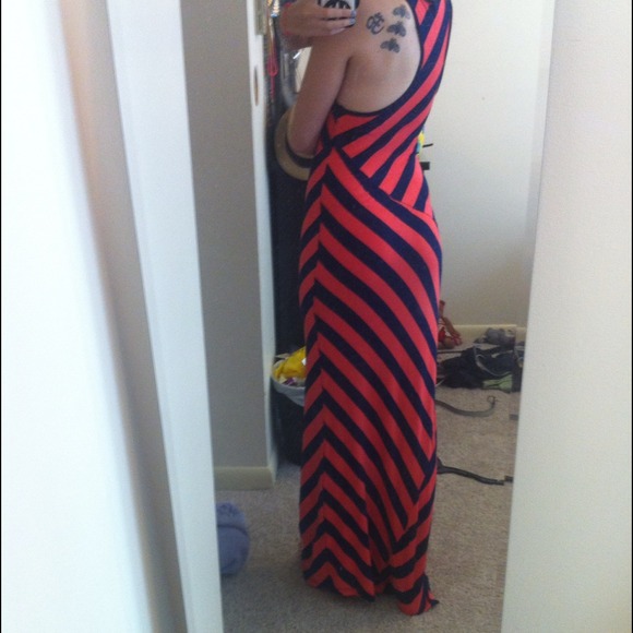 SOLD Maxi Dress - Picture 2 of 3