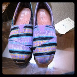 TOMS Shoes - New Toms shoes size 9.5 multi color and so cute TOMS Shoes - New Toms shoes size 9.5 multi color and so cute