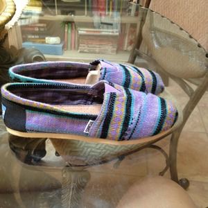 TOMS Shoes - New Toms shoes size 9.5 multi color and so cute TOMS Shoes - New Toms shoes size 9.5 multi color and so cute