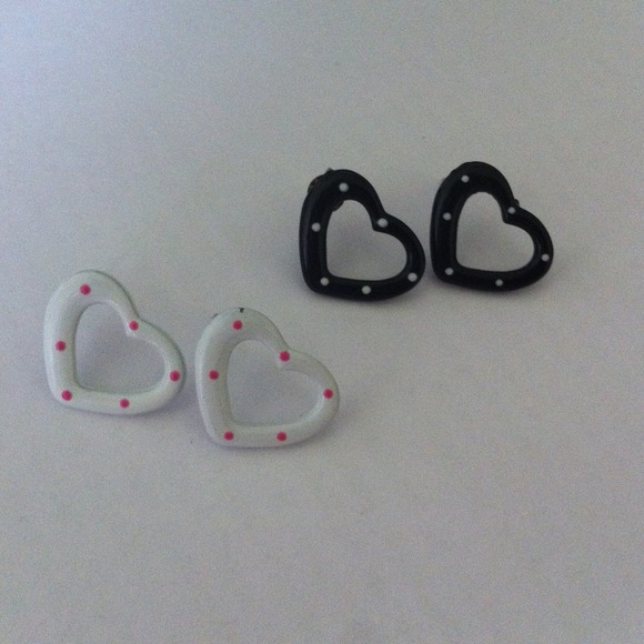 2 pair of heart earrings