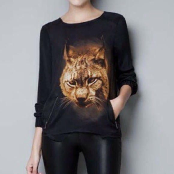 Tops - ❗Sale❗! cute tiger high low top lightweight