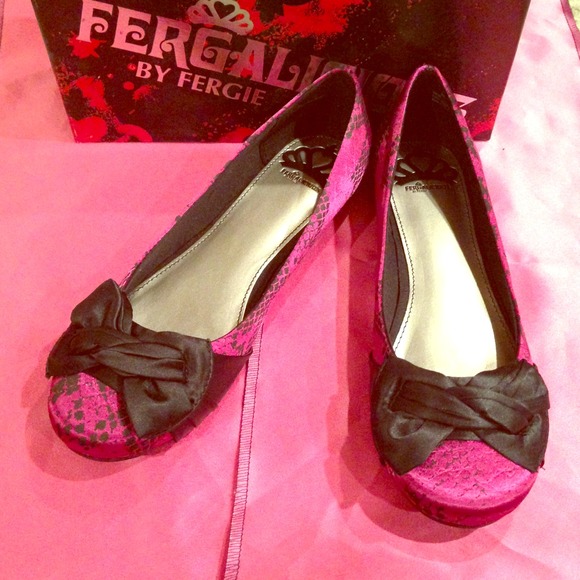 Fergalicious magenta and black flats size 8