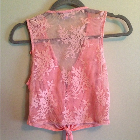 💥CLEARANCE💥 Pink Lace Crop Top - Picture 2 of 2