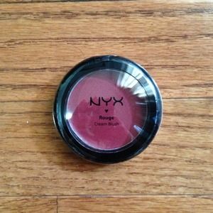 NYX Creme Blush in Diva