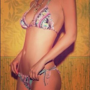 2012 Agua Bendita bikini...