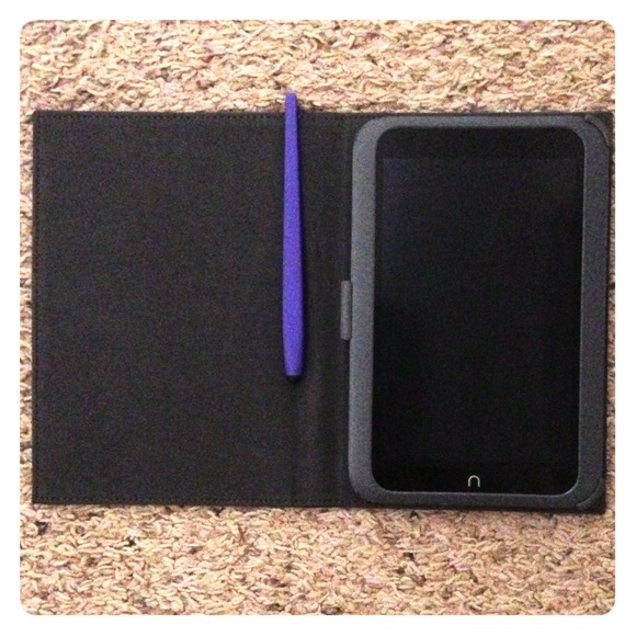 Nook HD 7" in 8GB smoke color & accessories