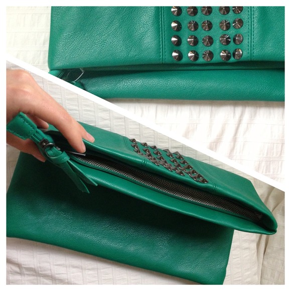 STEVE MADDEN Teal Oversized Clutch - NWT
