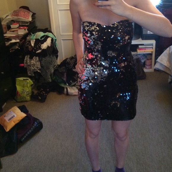 ❌SOLD❌Arden B. Black Silver Strapless Sequin Dress - Picture 2 of 4
