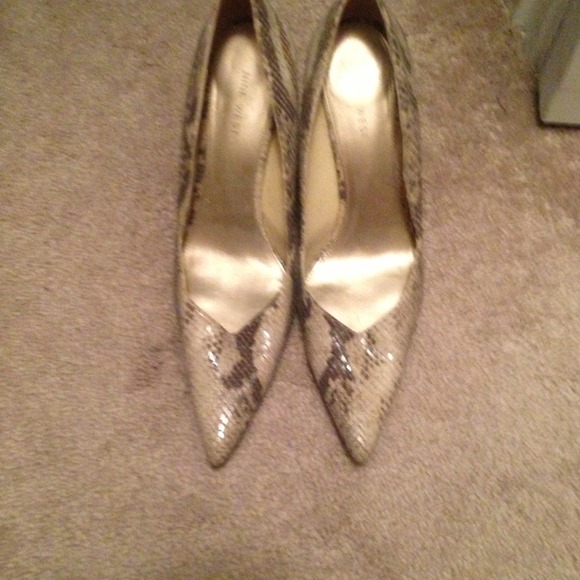 Nine West brown snake print heels