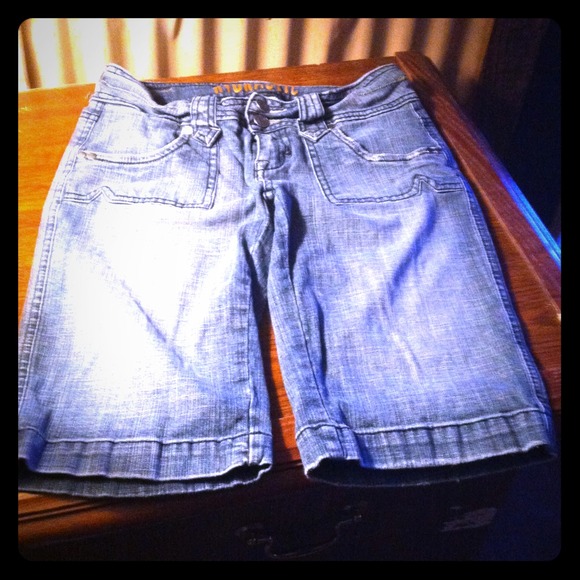 Hydraulic pair of shorts