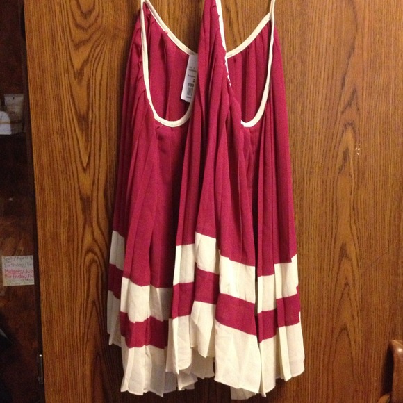 *SOLD -Agaci Magenta/Beige Top - Picture 3 of 3