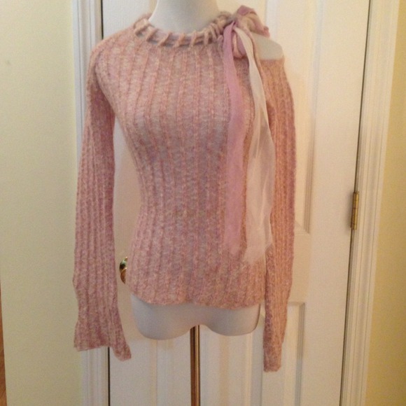 JLO Sweaters - NWT, Beautiful Detailed Sweater w Soft Tones