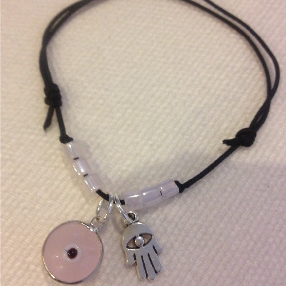 Adjustable bracelet