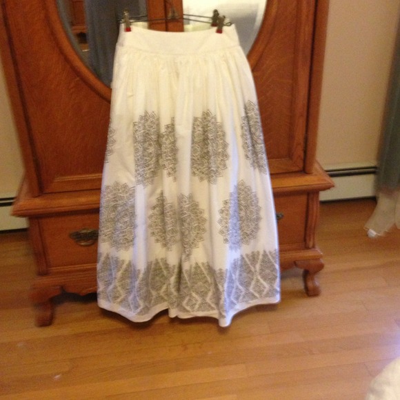 Moda International skirt