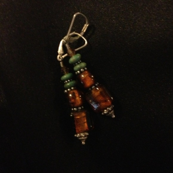 Necklace, earring, and bracelet set - Picture 2 of 4