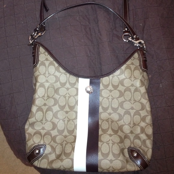 Coach Handbags - 💥PRICE REDUCED💥Authentic Coach Purse