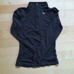 Nike dri fit long-sleeve half-zip size xs