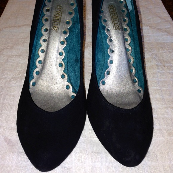 Seychelles Black Pumps with glitter heels