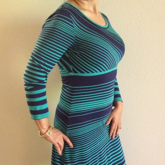 ⚡️sale⚡️BCBGMAXAZRIA Dress. NWOT. Small size - Picture 3 of 4