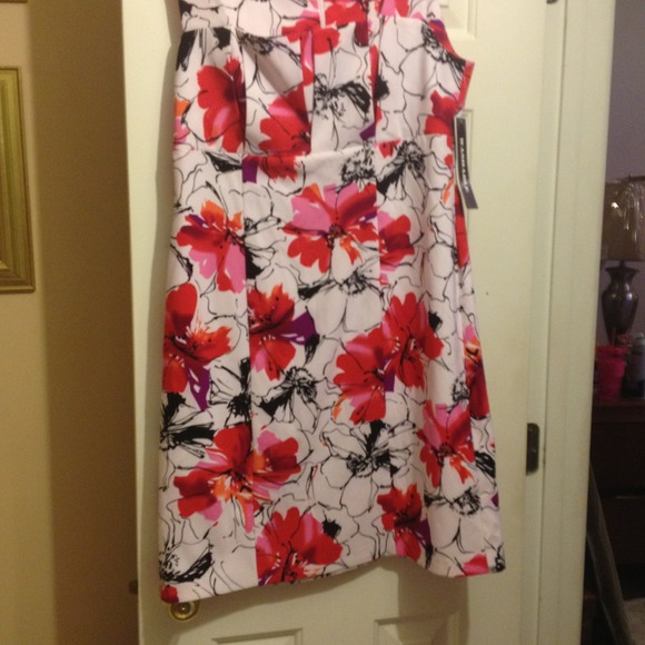 Floral sundress - Picture 2 of 2