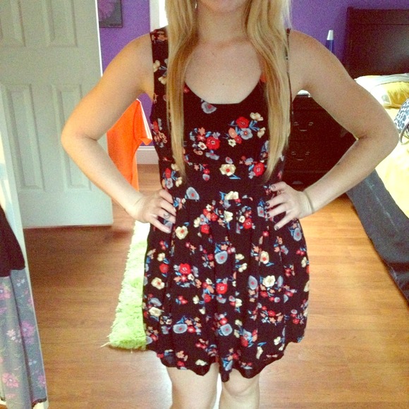 Forever 21 flowery fun dress