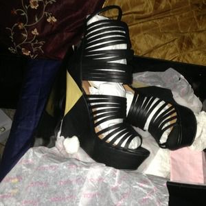 Sandals... Virginia wedge