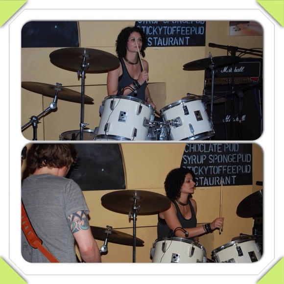 That girl with the hair... - Picture 3 of 4