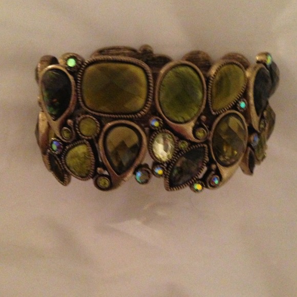 Lia Sophia green gem stretch bracelet
