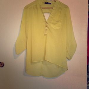 Bundle with yellow shirt and black heels