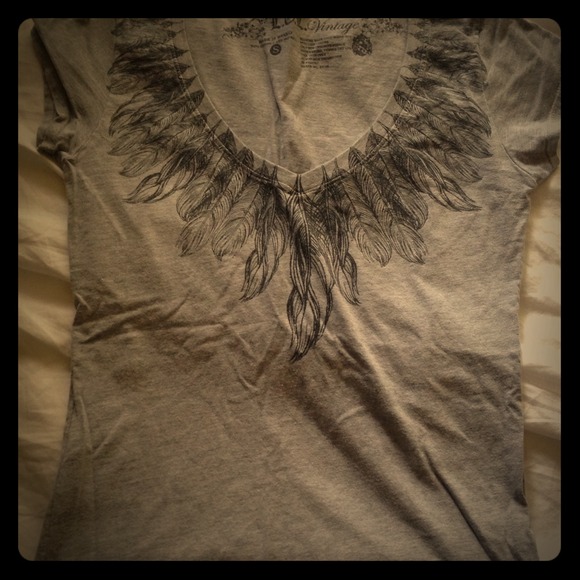 Grey feather T-shirt