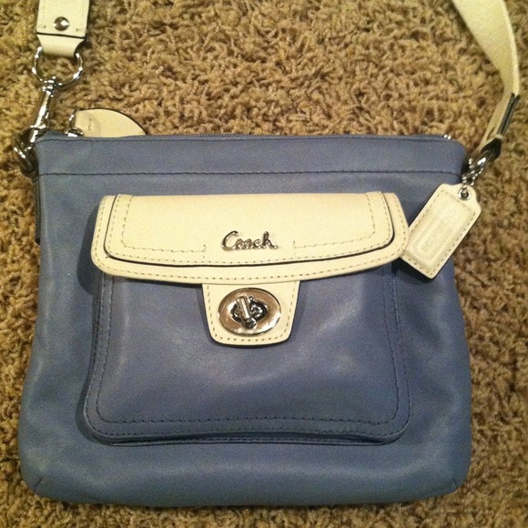 🔴Sold in bundle🔴Coach leather hipster cross body