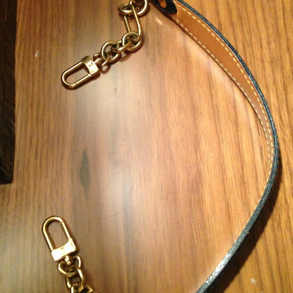 Louis Vuitton  patent clutch - Picture 3 of 4