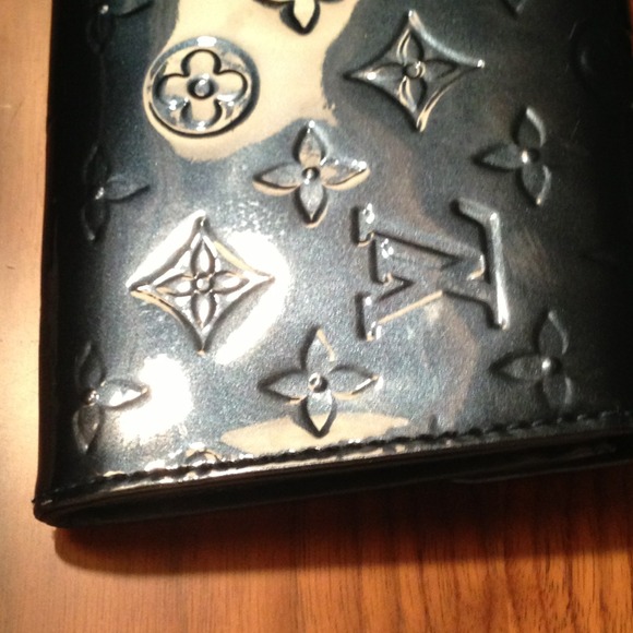 Louis Vuitton  patent clutch - Picture 4 of 4