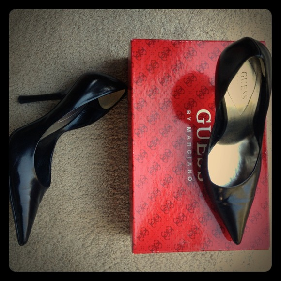 Guess by Marciano 'Carrie' Pump in Black