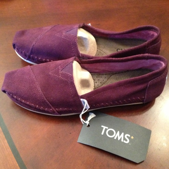 TOMS - Picture 2 of 4