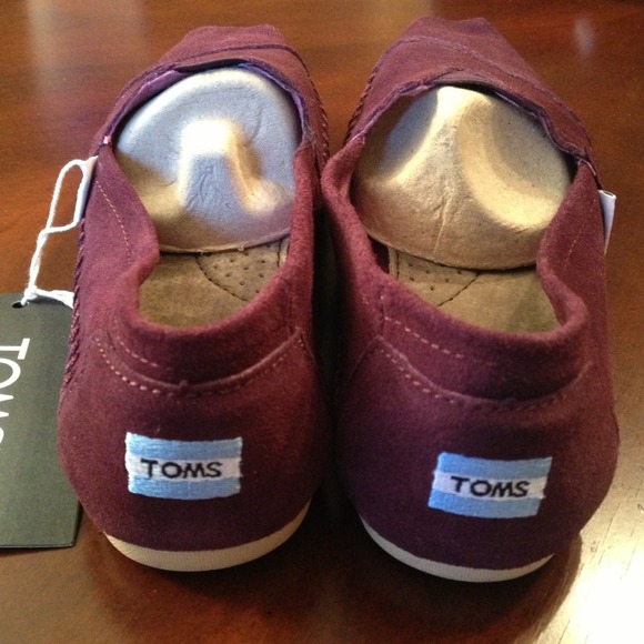 TOMS - Picture 3 of 4
