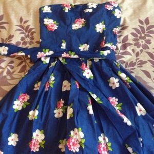 NWT Women's large strapless Abercrombie