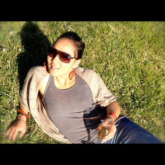 Meet... ME! <3 - Picture 2 of 3