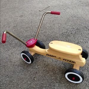 Toddler radio flyer