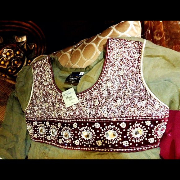Fancy Designer Pakistani Dress! Wedding Season! - Picture 2 of 4