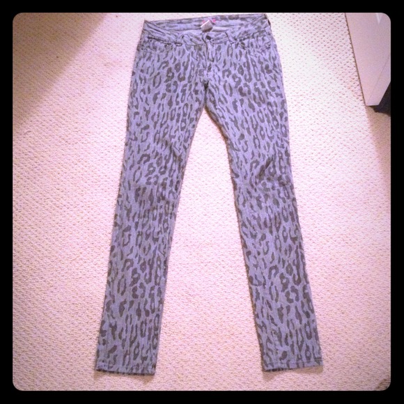 Lux gray cheetah print jeans - Picture 1 of 2