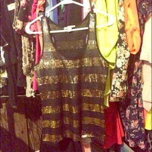 Black and gold sequin top perfect for the summer